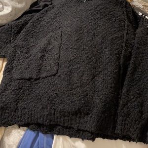 Black one size pocket sweater